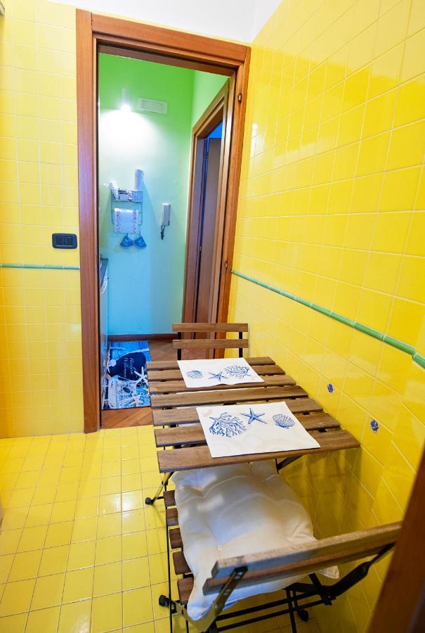 Casa "Kapri" Da Eva - Salerno Centro Con Self Check-In Apartment Exterior photo